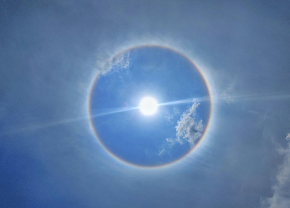 The Weekend Leader - Hyderabad witnesses 22 degree halo around sun